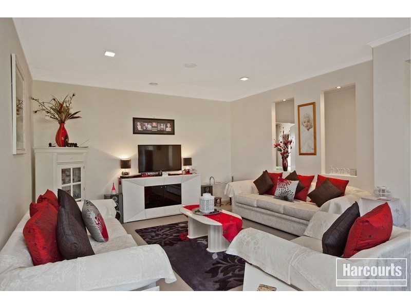 20 Fallingwater Drive, Pakenham VIC 3810