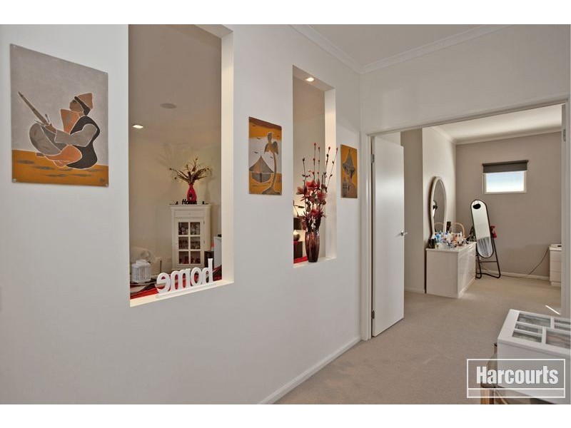 20 Fallingwater Drive, Pakenham VIC 3810