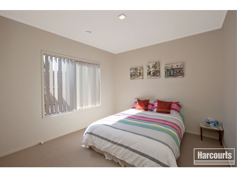 20 Fallingwater Drive, Pakenham VIC 3810