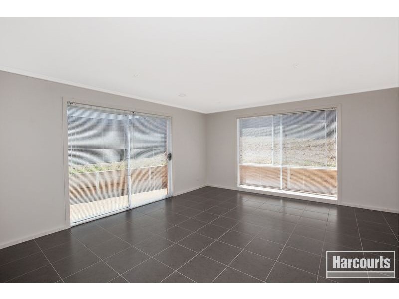 8 Sweetgum Court, Pakenham VIC 3810