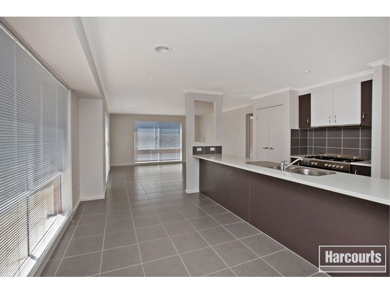 8 Sweetgum Court, Pakenham VIC 3810