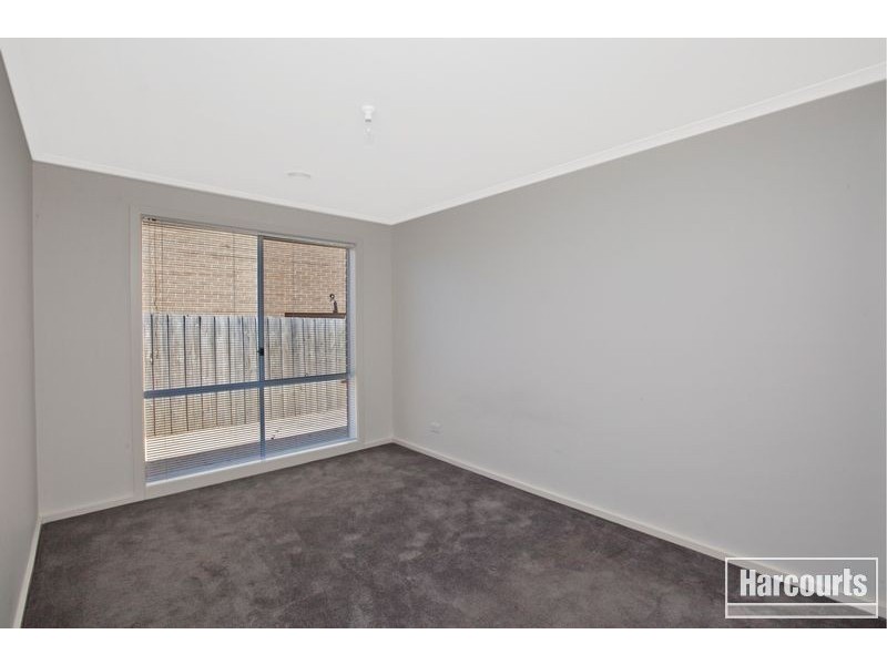 8 Sweetgum Court, Pakenham VIC 3810