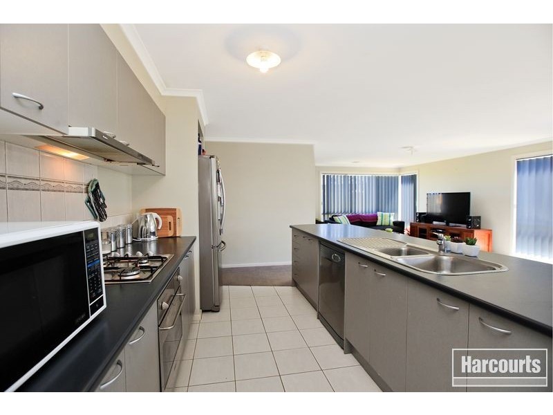 10 Camelia Way, Pakenham VIC 3810