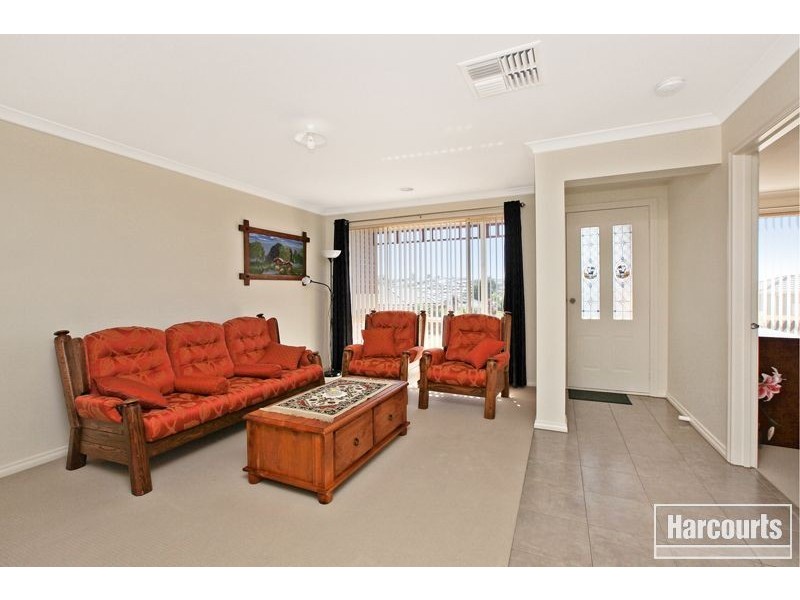 35 Tuscany Rise, Pakenham VIC 3810
