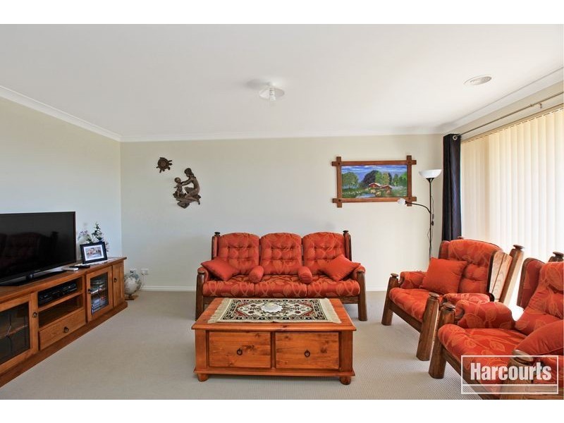 35 Tuscany Rise, Pakenham VIC 3810