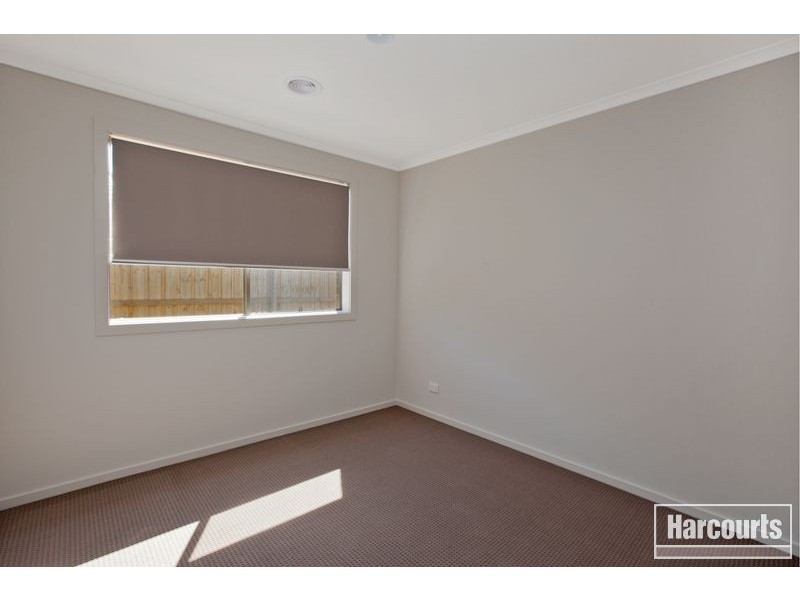 27 Stanhope Place, Pakenham VIC 3810