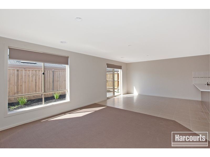 27 Stanhope Place, Pakenham VIC 3810