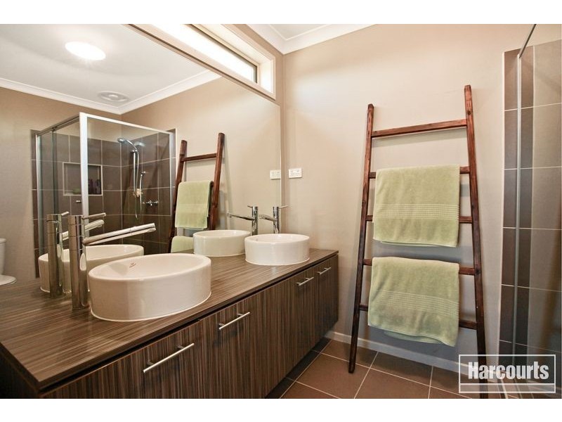 1 Ramona Way, Pakenham VIC 3810