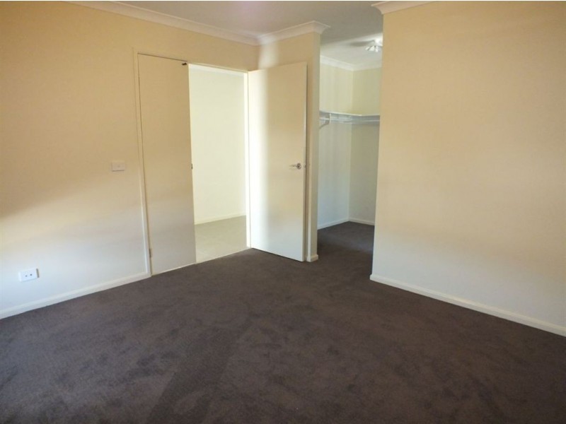 34 Warbler Street, Pakenham VIC 3810