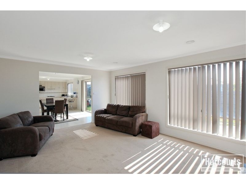 50 Sandalwood Drive, Pakenham VIC 3810