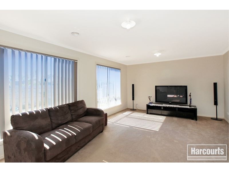 50 Sandalwood Drive, Pakenham VIC 3810