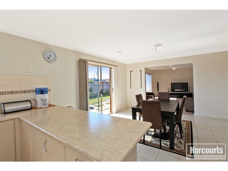50 Sandalwood Drive, Pakenham VIC 3810