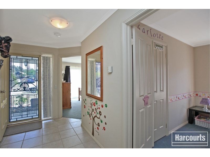 18 Jamie Court, Pakenham VIC 3810