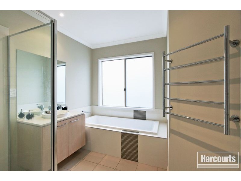 28 Darwin Way, Pakenham VIC 3810