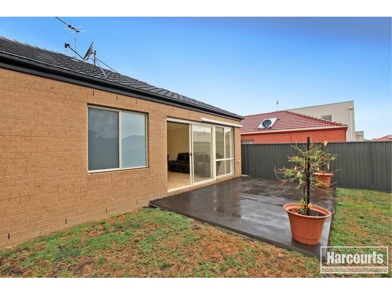 28 Darwin Way, Pakenham VIC 3810