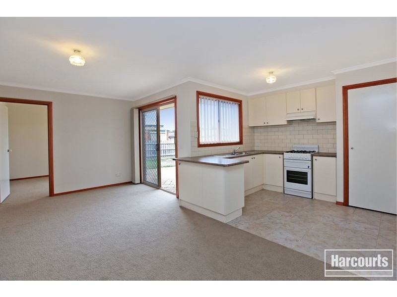 2 Rossi Close, Pakenham VIC 3810