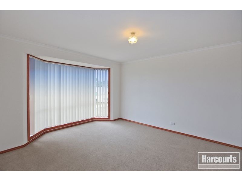 2 Rossi Close, Pakenham VIC 3810