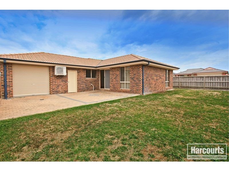 2 Rossi Close, Pakenham VIC 3810