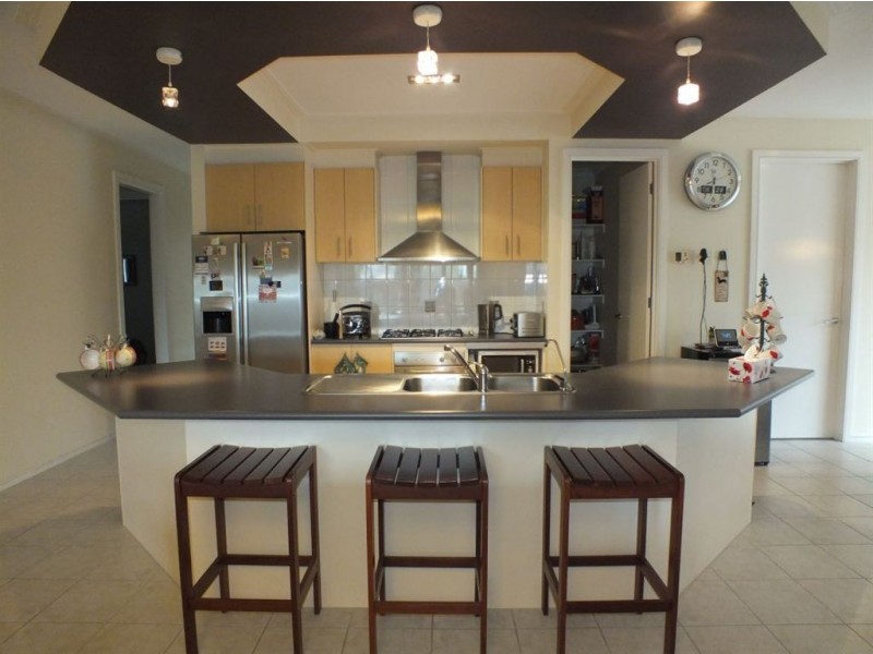 17 Teal Place, Pakenham VIC 3810