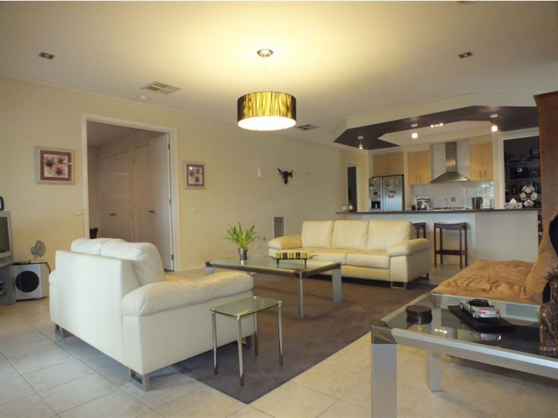 17 Teal Place, Pakenham VIC 3810