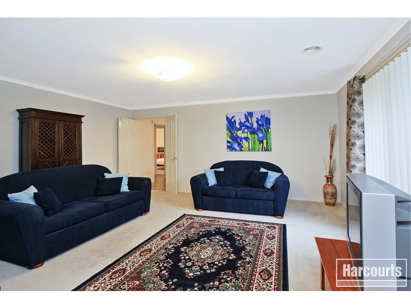 42 Manna Gum Drive, Pakenham VIC 3810