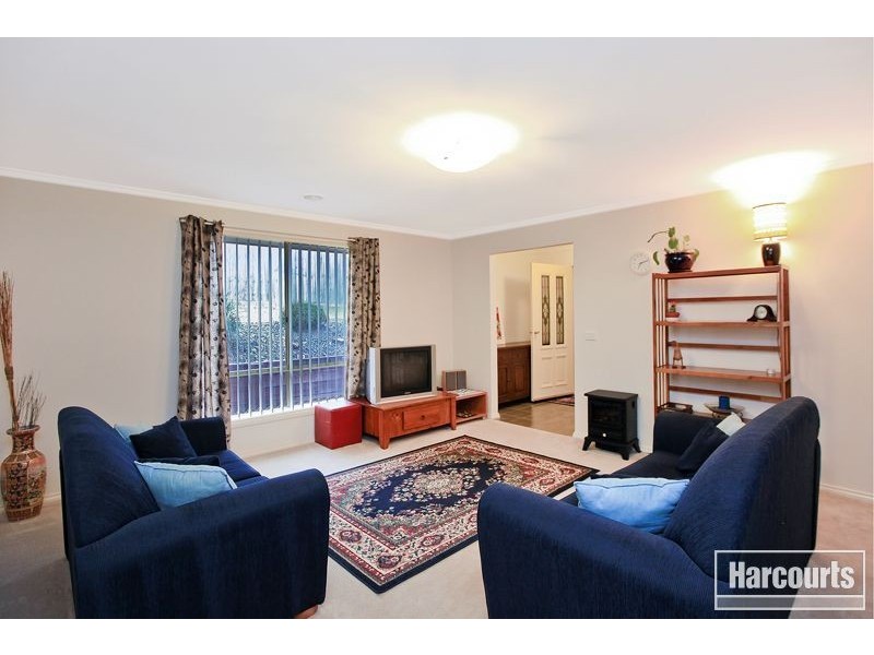 42 Manna Gum Drive, Pakenham VIC 3810