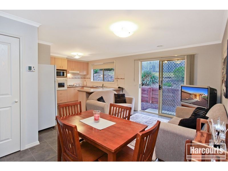 42 Manna Gum Drive, Pakenham VIC 3810