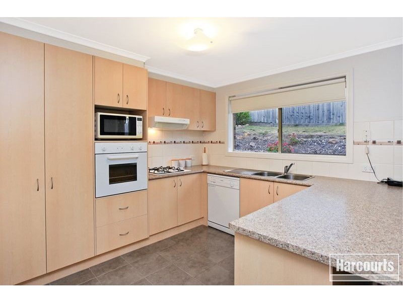 42 Manna Gum Drive, Pakenham VIC 3810