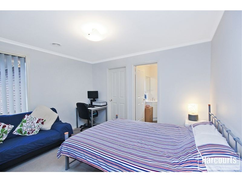 42 Manna Gum Drive, Pakenham VIC 3810