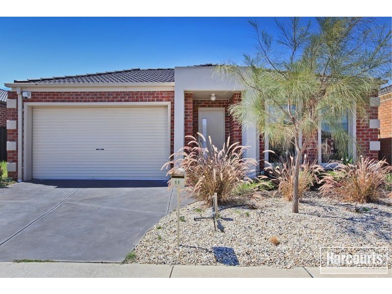 11 Maya Street, Pakenham VIC 3810