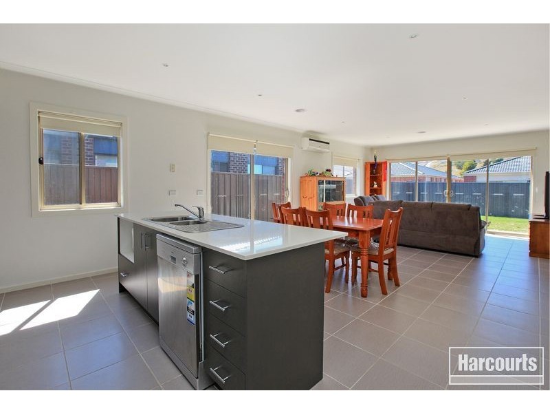 11 Maya Street, Pakenham VIC 3810
