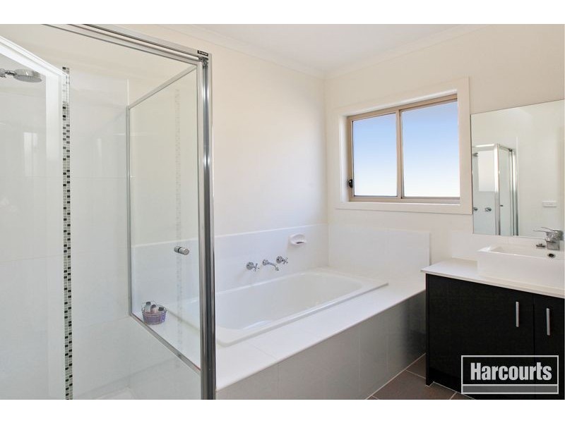 11 Maya Street, Pakenham VIC 3810