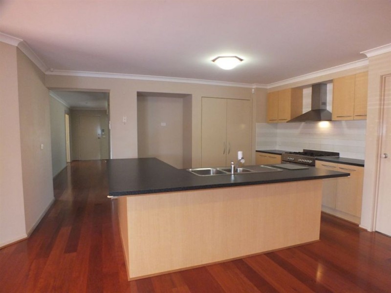 16 Blackwood Drive, Pakenham VIC 3810