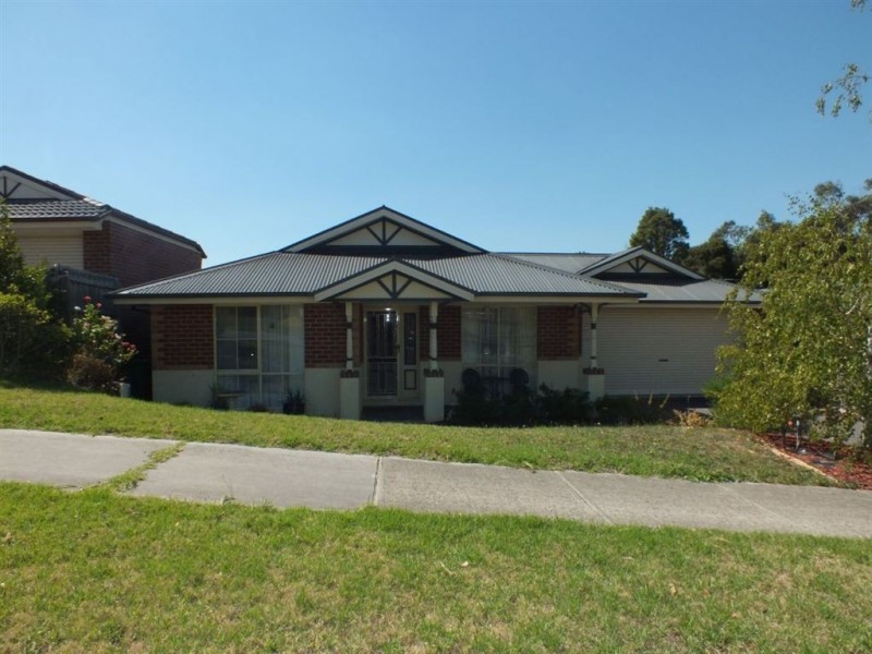 32 Ben Drive, Pakenham VIC 3810