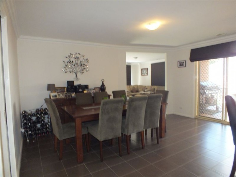 32 Ben Drive, Pakenham VIC 3810