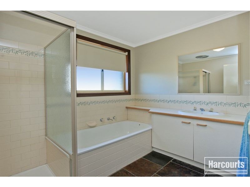 110 Eagle Drive, Pakenham VIC 3810