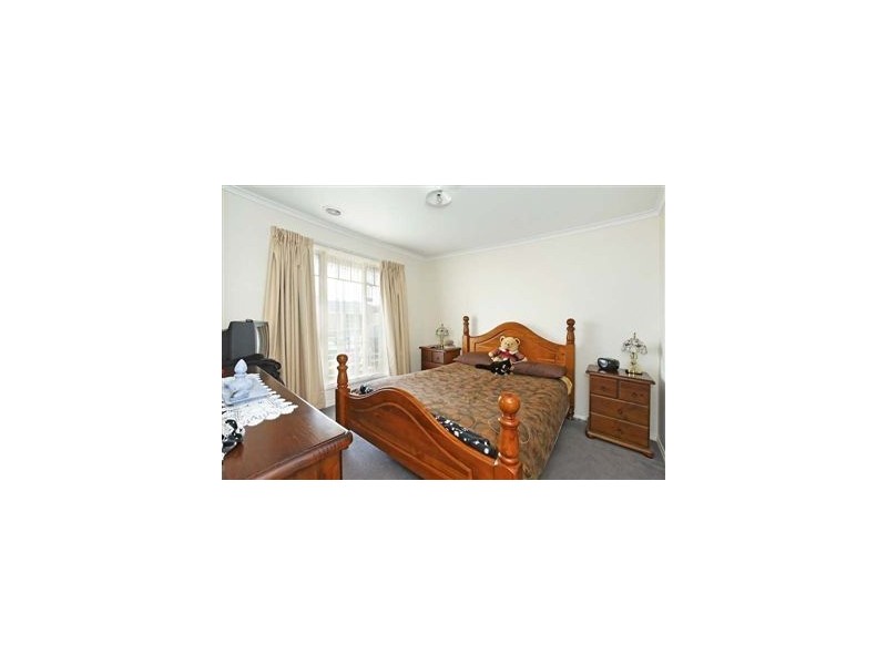 18 Mikasa Place, Pakenham VIC 3810