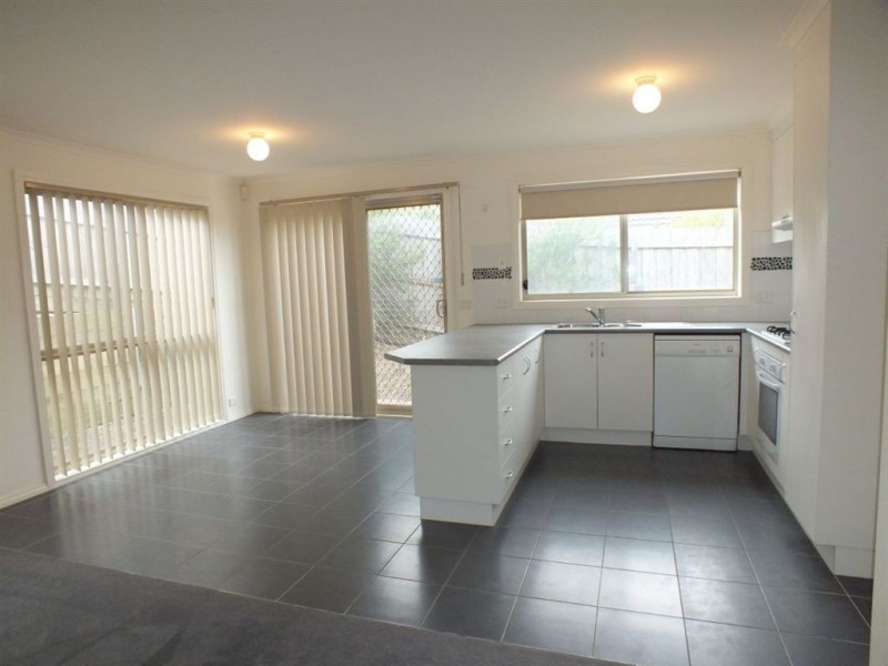 11/51 Leigh Drive, Pakenham VIC 3810