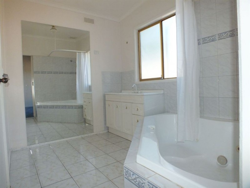 198 Toomuc Valley Road, Pakenham VIC 3810