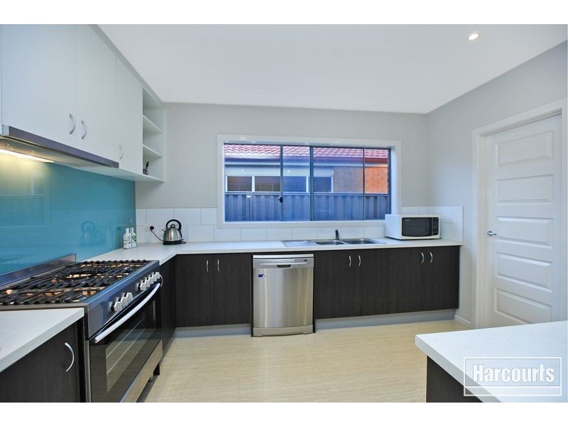 43 Villella Drive, Pakenham VIC 3810