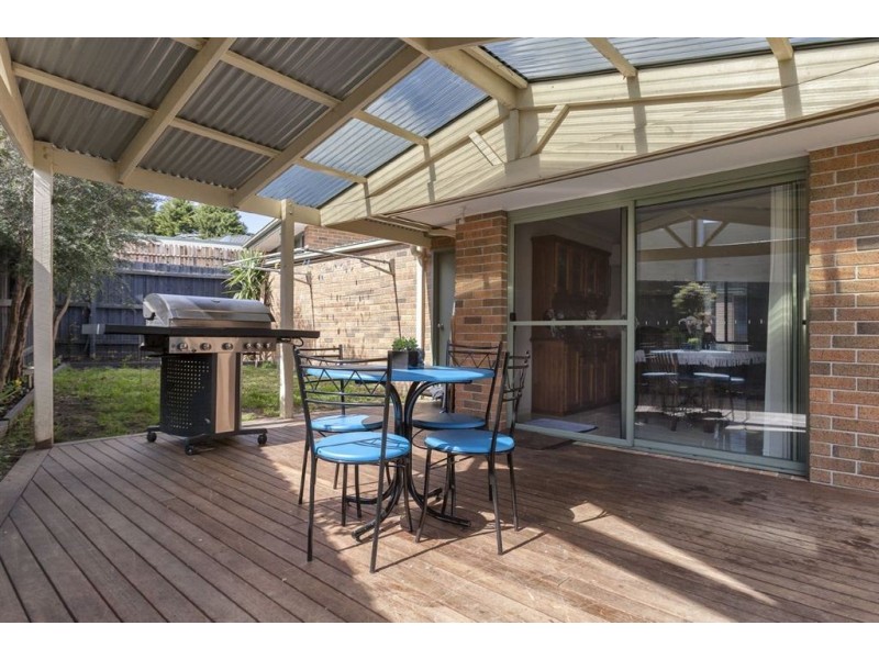 6/79 Strathavan Drive, Berwick VIC 3806