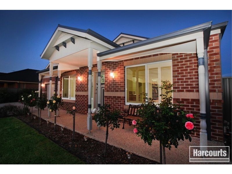 24 Westwood Grove, Pakenham VIC 3810