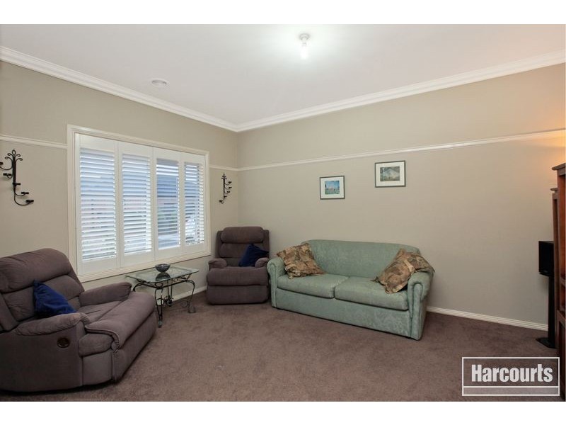 24 Westwood Grove, Pakenham VIC 3810