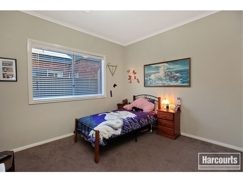 24 Westwood Grove, Pakenham VIC 3810