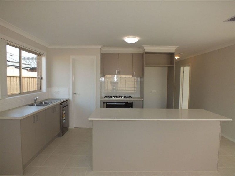5 Weebill Way, Pakenham VIC 3810