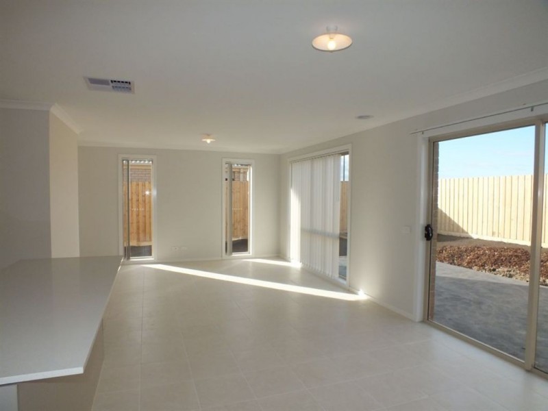 5 Weebill Way, Pakenham VIC 3810