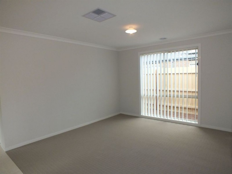 5 Weebill Way, Pakenham VIC 3810