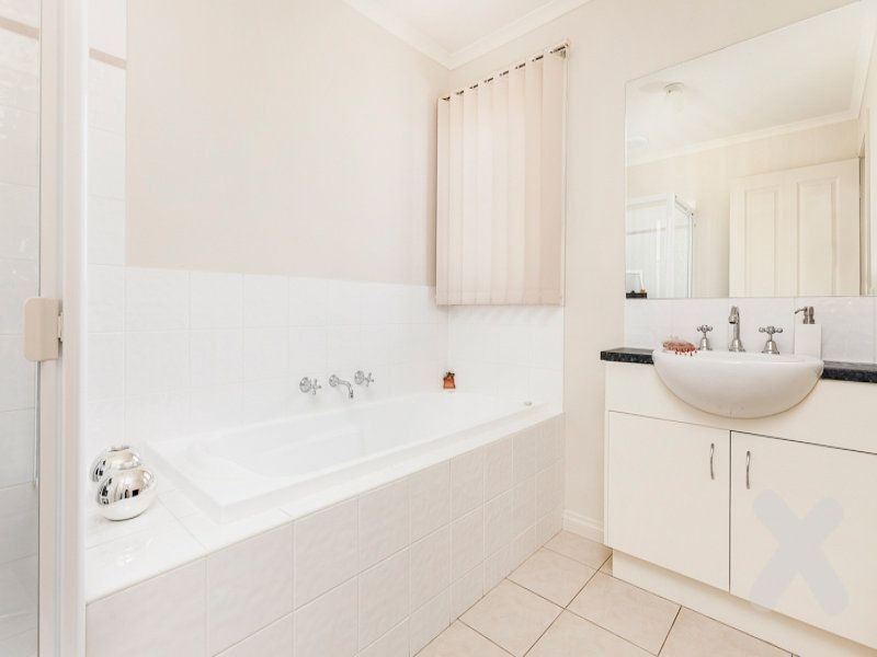 5 Sundial Court, Berwick VIC 3806