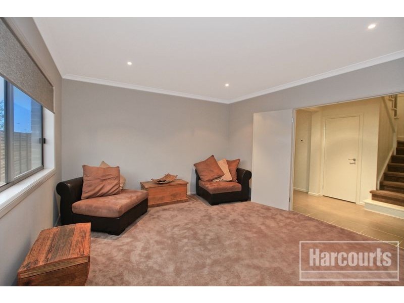 31 Edgeware Close, Pakenham VIC 3810