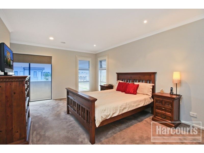 31 Edgeware Close, Pakenham VIC 3810